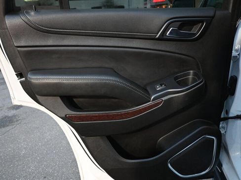 Used 2018 GMC Yukon SLE image 36