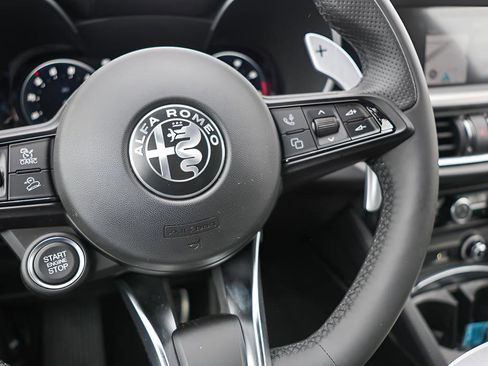 New 2025 Alfa Romeo Stelvio Sprint AWD/4WD image 13