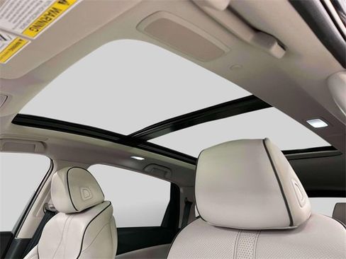 Used 2025 Acura RDX SH-AWD w/ Advance Package image 19