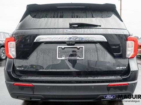 Used 2022 Ford Explorer XLT AWD/4WD image 7