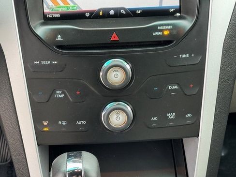 Used 2015 Ford Explorer XLT w/ Equipment Group 202B image 21