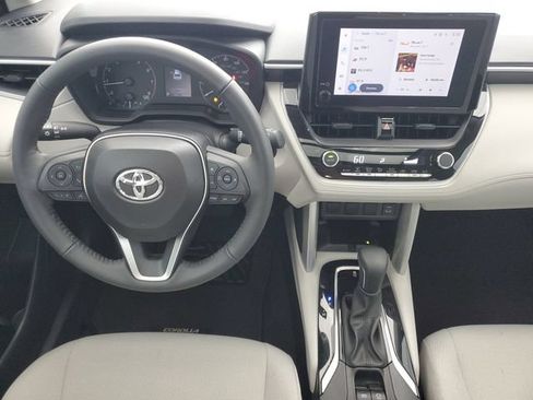 Used 2024 Toyota Corolla Cross LE FWD image 16