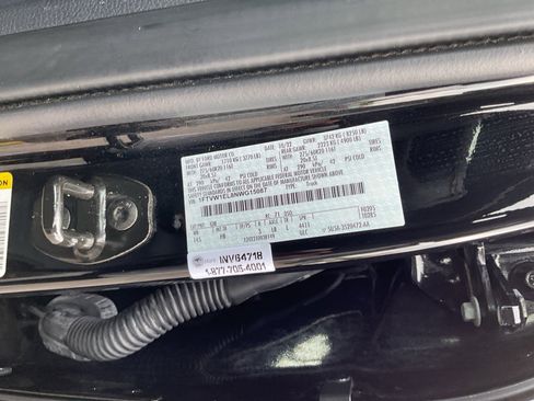 Used 2022 Ford F150 Lightning Lariat image 27