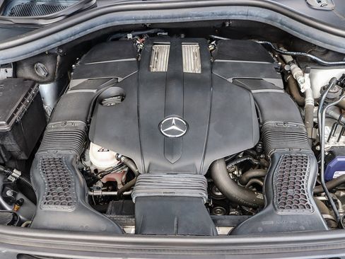 Used 2016 Mercedes-Benz GL 450 4MATIC image 30