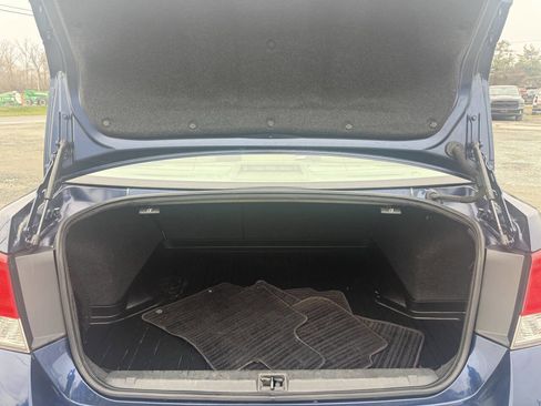Used 2011 Subaru Legacy 2.5i Premium w/ All-Weather Pkg image 18