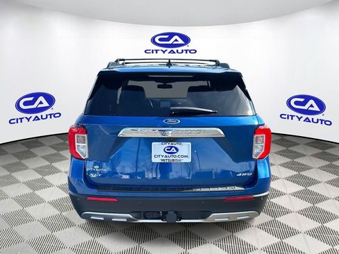 Used 2021 Ford Explorer XLT w/ Equipment Group 202A image 5