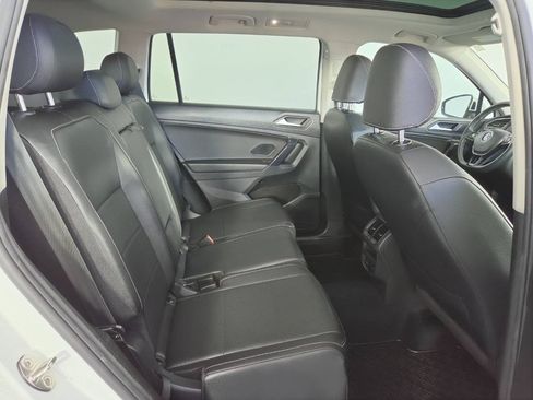 Used 2021 Volkswagen Tiguan SE w/ Panoramic Sunroof Package AWD/4WD image 25