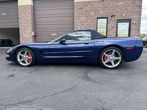 Used 2004 Chevrolet Corvette Convertible w/ Preferred Equipment Group RWD image 22