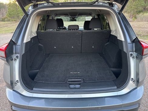 Used 2024 Nissan Rogue SV image 10