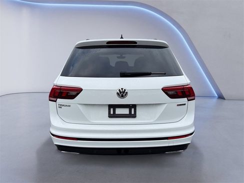 Used 2021 Volkswagen Tiguan SE R-Line image 4