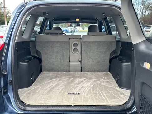 Used 2011 Toyota RAV4 4WD image 17