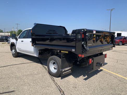 New 2025 GMC Sierra 3500 Pro w/ Convenience Package image 40