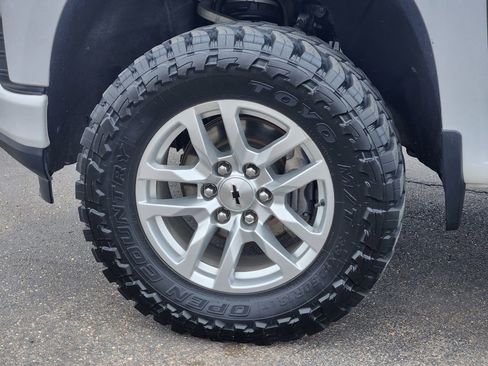 Used 2022 Chevrolet Silverado 1500 RST w/ Safety Package image 9