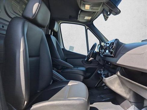 Used 2025 Mercedes-Benz Sprinter 2500 image 17