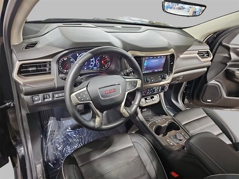 Used 2023 GMC Acadia Denali w/ Black Diamond Edition image 18