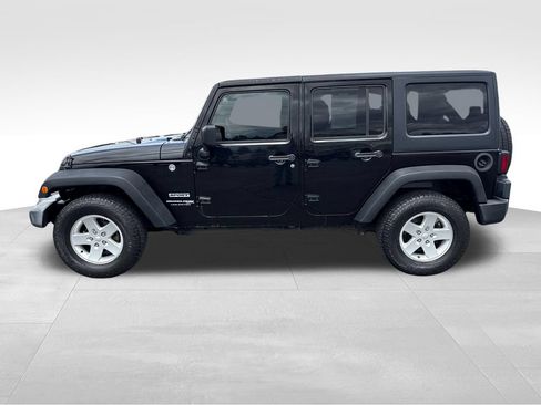 Used 2018 Jeep Wrangler Unlimited Sport S AWD/4WD image 2