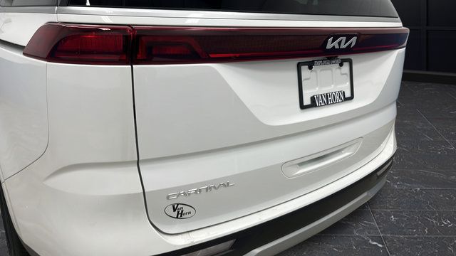 Used 2024 Kia Carnival LX FWD image 38