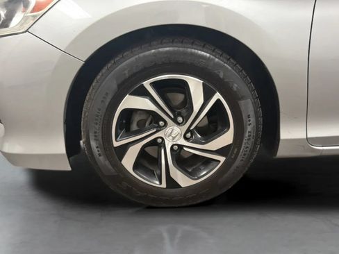Used 2017 Honda Accord LX image 27