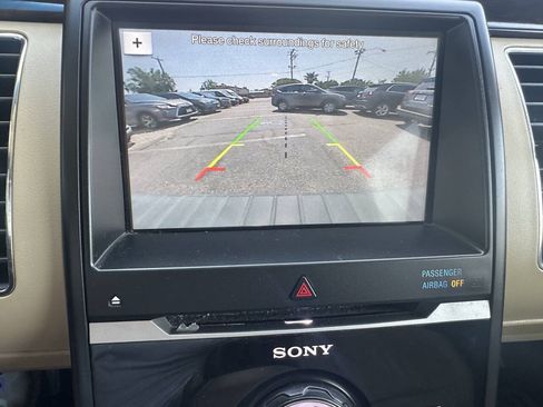 Used 2018 Ford Flex Limited w/ Class III Trailer Tow Package FWD image 15