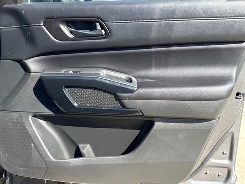 Used 2024 Nissan Pathfinder SV FWD image 20