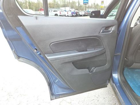 Used 2017 Chevrolet Equinox LT w/ Convenience Package image 36