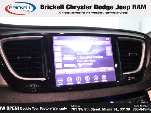Used 2020 Chrysler Pacifica Touring w/ Advanced Safetytec Group FWD image 38