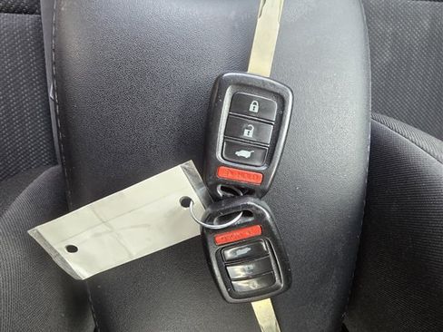 Used 2018 Honda HR-V LX image 13