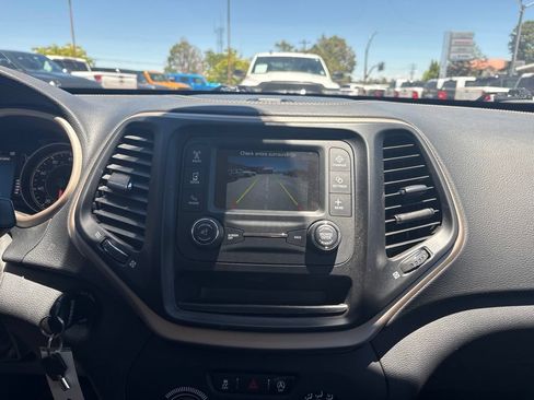 Used 2016 Jeep Cherokee Sport AWD/4WD image 21