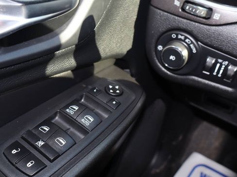 Used 2020 Jeep Cherokee Trailhawk w/ Cold Weather Group AWD/4WD image 18