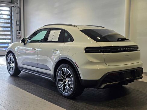 Used 2025 Porsche Macan Electric RWD image 3