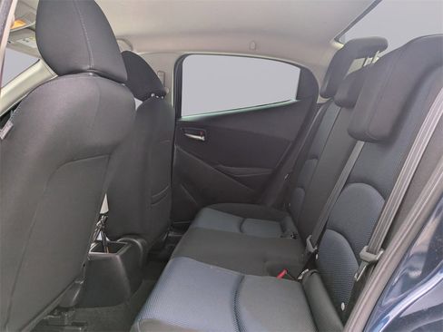 Used 2018 Toyota Yaris iA image 12