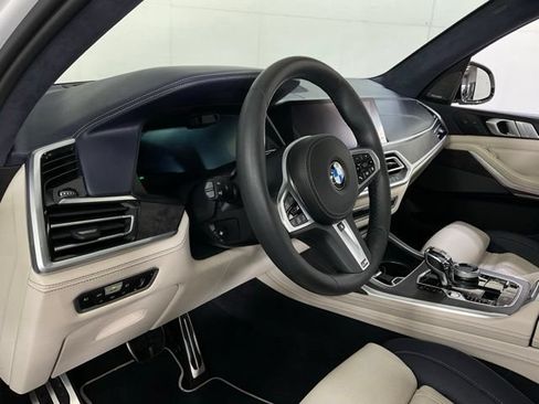 Used 2022 BMW X7 M50i w/ Dynamic Handling Package AWD/4WD image 23