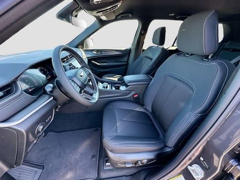 New 2026 Jeep Grand Cherokee Laredo AWD/4WD image 14