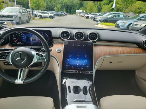 Used 2022 Mercedes-Benz C 300 Sedan image 8