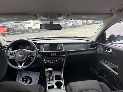 Used 2017 Kia Optima LX w/ Option Group 014 image 13