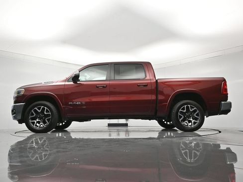 Used 2025 RAM 1500 Laramie AWD/4WD image 43
