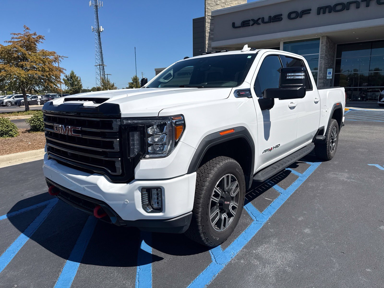 Used 2022 GMC Sierra 2500 AT4 w/ AT4 Premium Plus Package AWD/4WD image 3