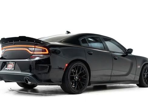 Used 2019 Dodge Charger Scat Pack w/ Dynamics Package RWD image 4