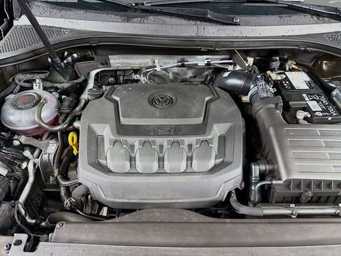 Used 2024 Volkswagen Tiguan SEL R-Line image 37