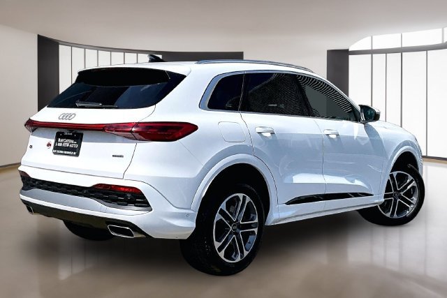 Used 2025 Audi Q5 Premium w/ Convenience Package AWD/4WD image 5