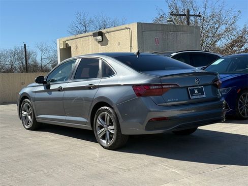 Used 2024 Volkswagen Jetta SE image 7