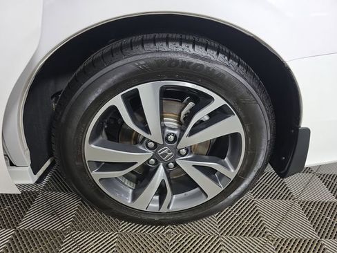 Used 2024 Honda Odyssey Touring image 16