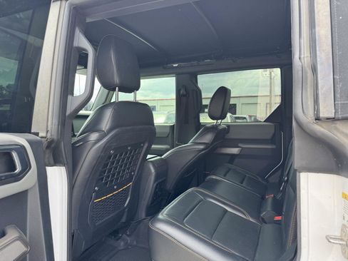 Used 2023 Ford Bronco Badlands image 17