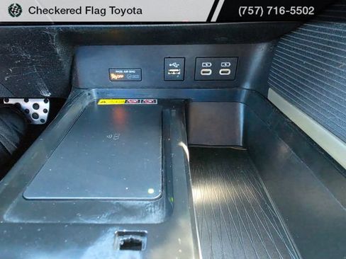 Used 2026 Toyota Camry SE FWD image 16