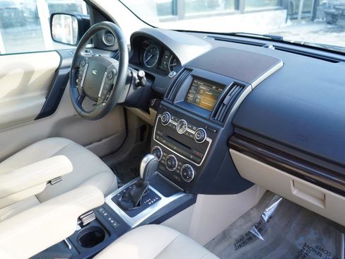 Used 2013 Land Rover LR2 image 71