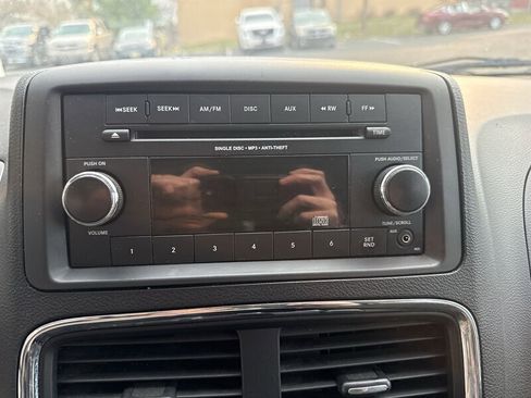 Used 2015 Dodge Grand Caravan American Value Package image 36