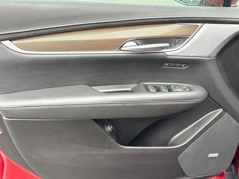 Certified 2023 Cadillac XT5 Sportv w/ Platinum Package image 16