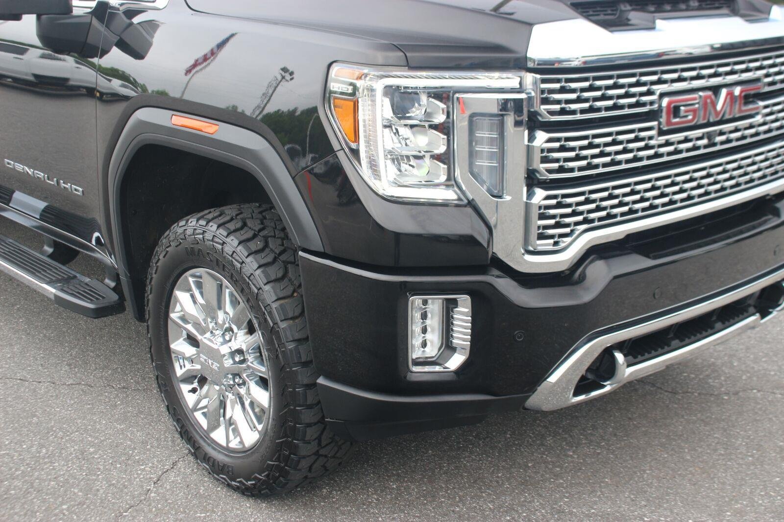 Used 2023 GMC Sierra 2500 Denali AWD/4WD image 9