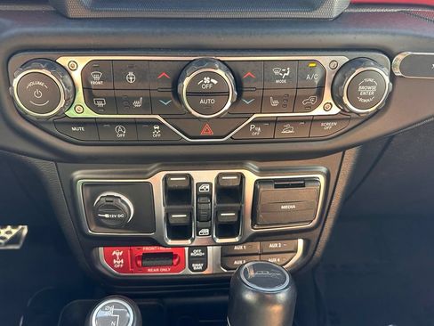 Used 2020 Jeep Gladiator Rubicon AWD/4WD image 42