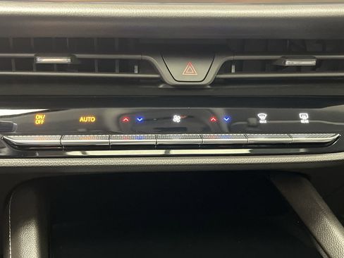 Certified 2024 Buick Envision Avenir image 25